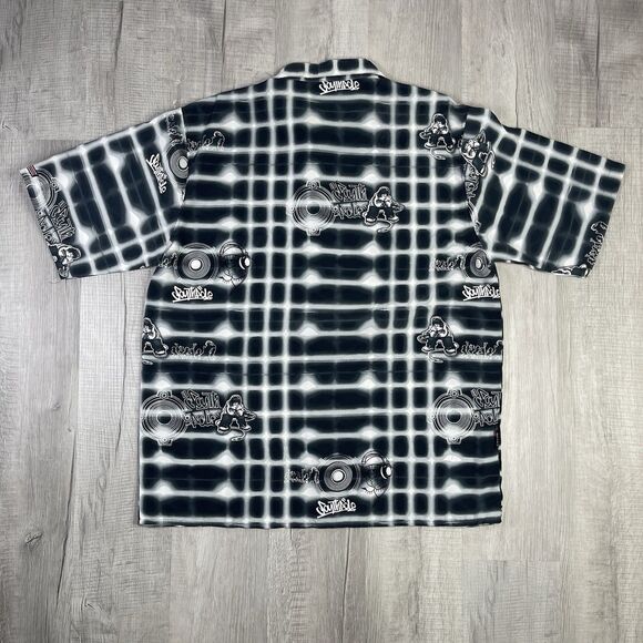 NEW SouthPole Short Sleeve Button Up Grey Silver Red Tab Baggy Shirt Men’s XL U - Picture 8 of 8